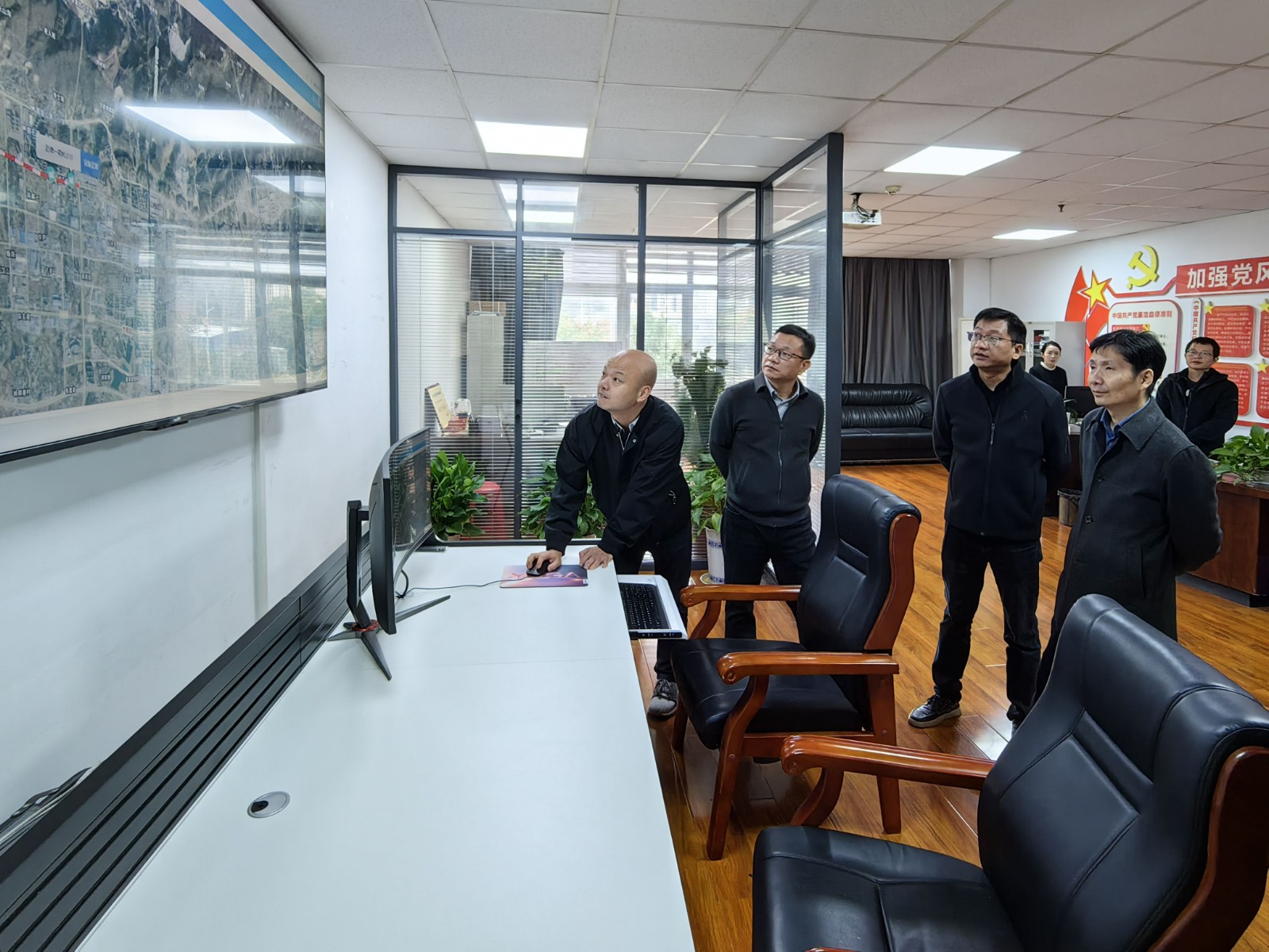 68f82a939a6bd.jpg 5f72c7fd89b1b6741a0e20a44748d240_副本.jpg