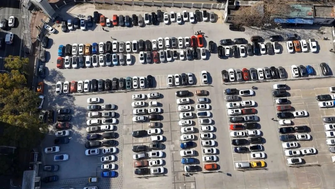 停车场.jpg